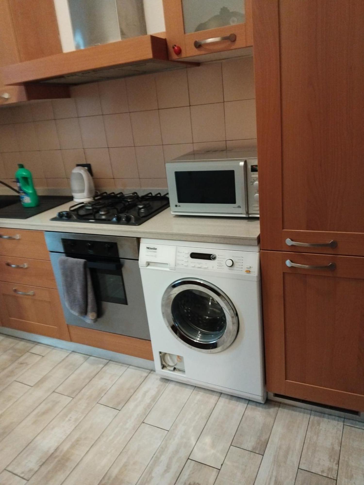 3 Station Free Parking Appartement *