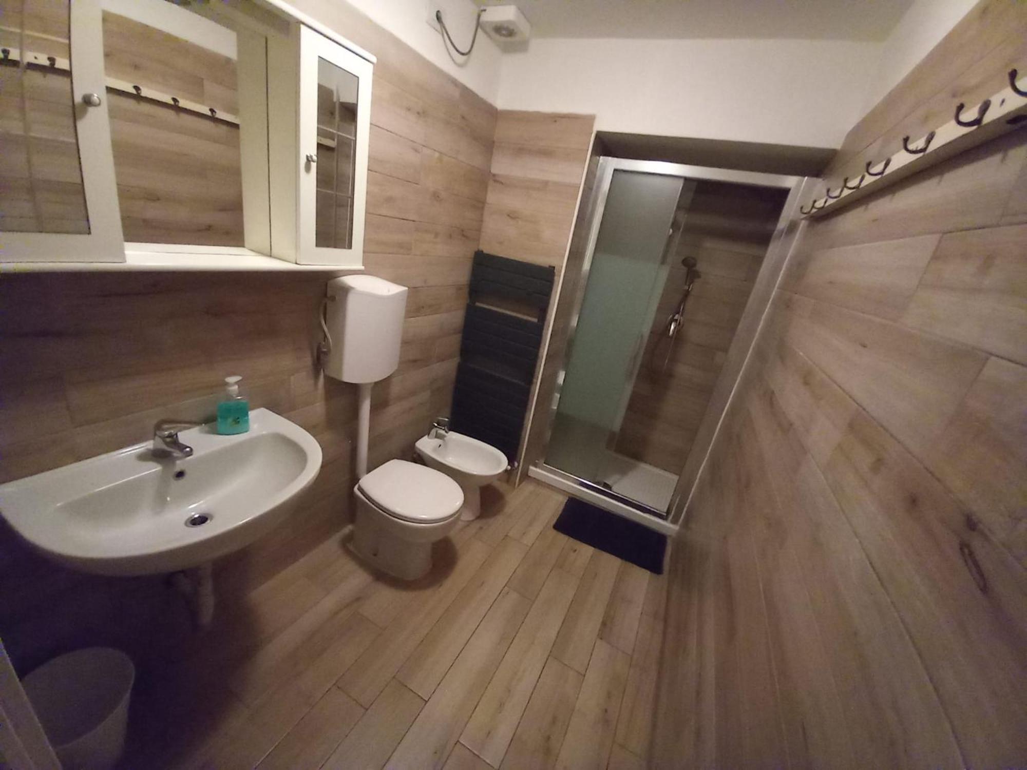 3 Station Free Parking Appartement