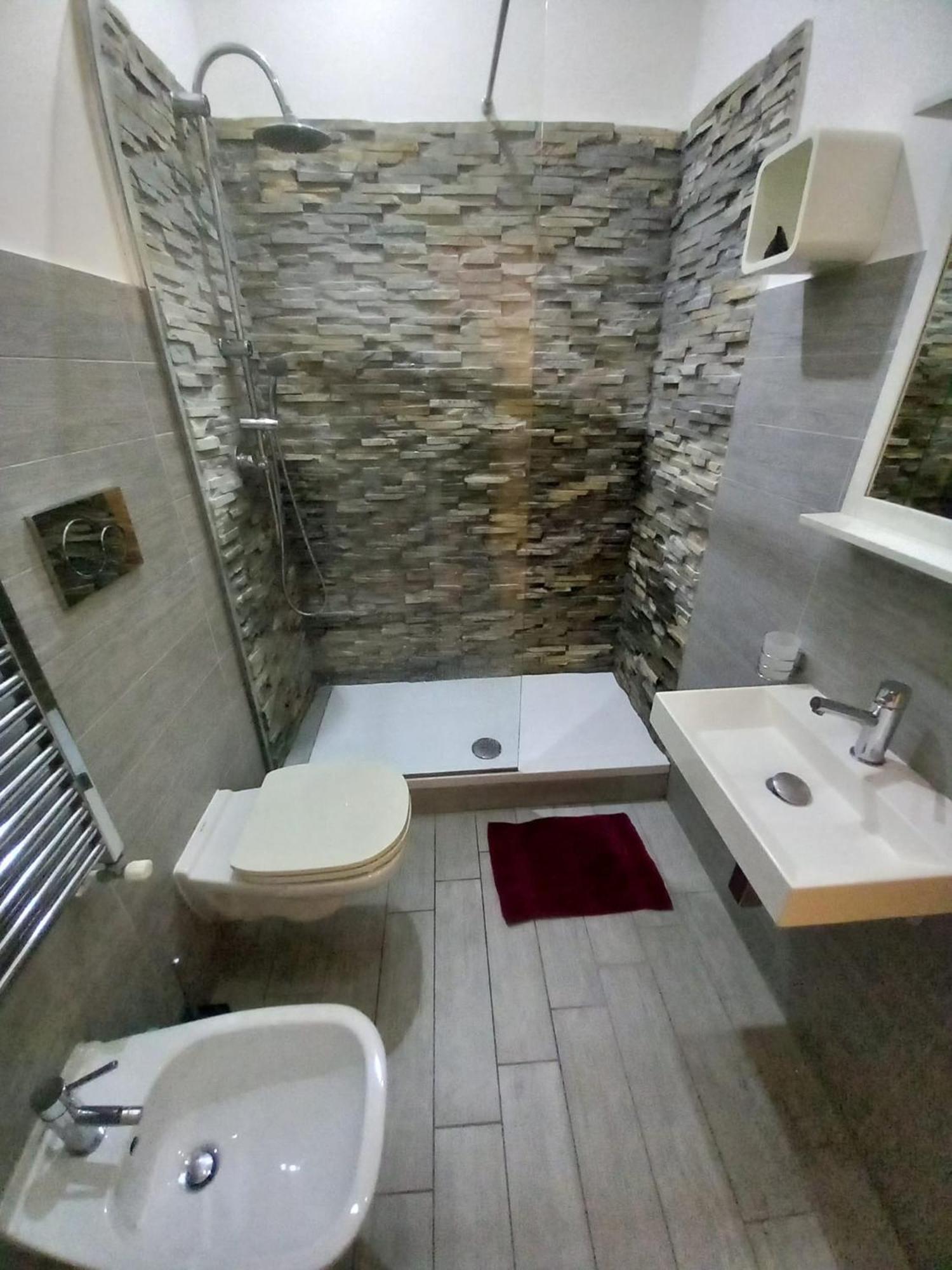 3 Station Free Parking Appartement *